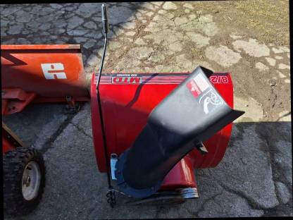 Bild 5:Schneefräse MTD