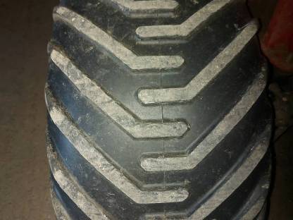 Bild 2:Metrac Reifen