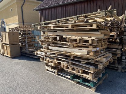 Paletten und ähnliches Altholz