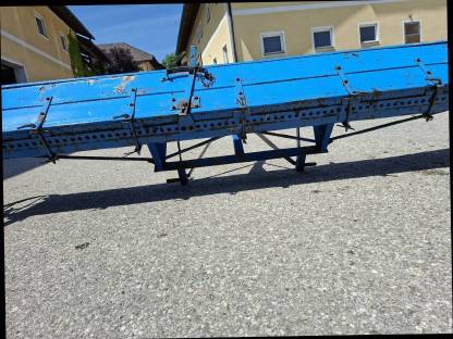 Bild 4:Blizzard Düngerstreuer