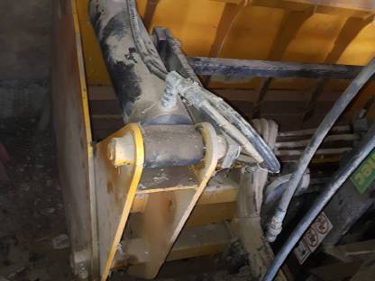 Bild 2:Hubmast, Hubgerüst Parmiter Silozange Shear Grab SGP 300