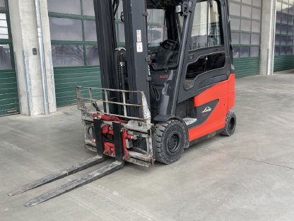 Bild 2:Linde E25H-01 Stapler