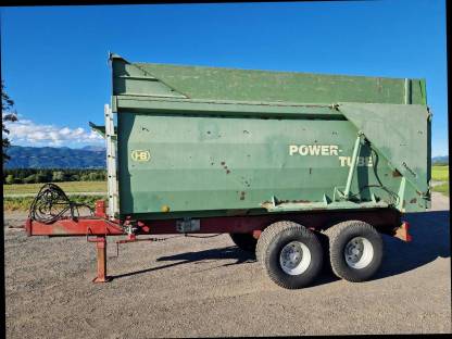 Bild 3:Brantner Muldenkipper TA 13045