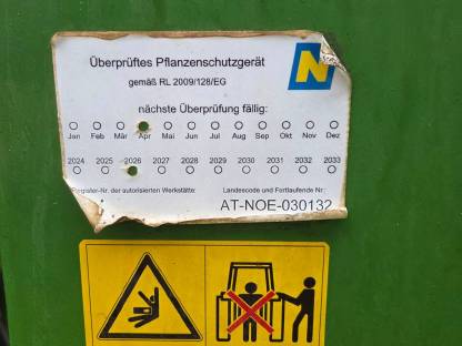 Bild 6:Amazone 1201 UF mit Fronttank 1001