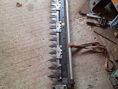 Bild 2:Heckenschneider mit Ölmotor