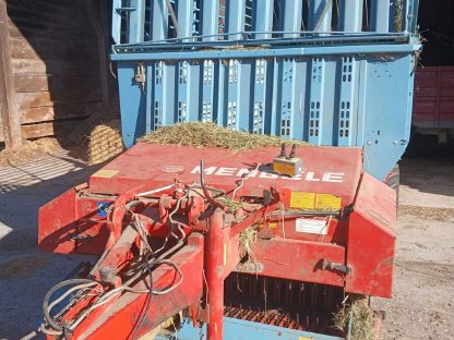 Bild 4:Mengele Ladewagen 532, Wacker Neuson Hoflader WL25