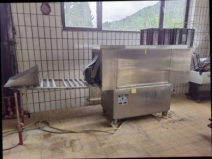 Bild 3:Kistenwaschmaschine