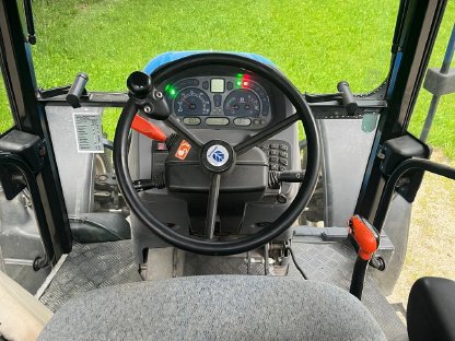 Verkaufe New Holland TL70A