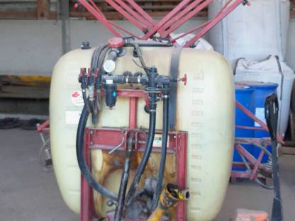 Bild 2:Feldspritze Hardi