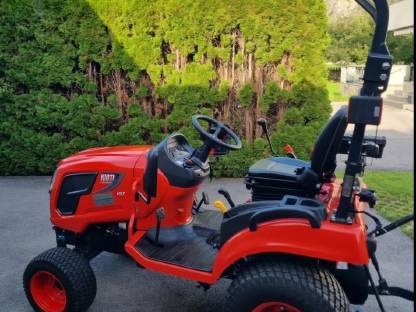 Bild 2:Traktor Kioti CS2520H-GE