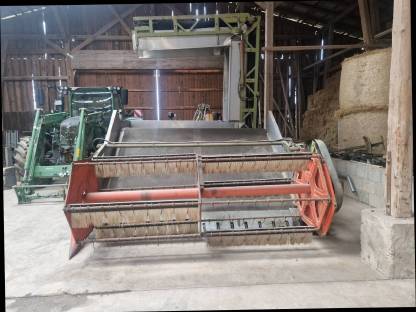 Bild 5:Kräuterernter, Doppelmesser, Schwadmäher