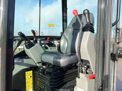 Bild 8:Bobcat E35Z Minibagger