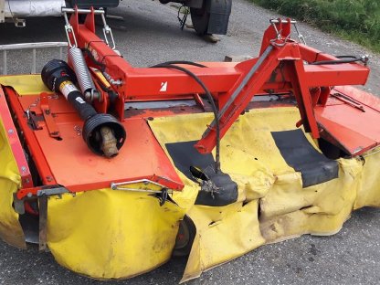 Bild 2:Frontmähwerk Fella KM300FZ