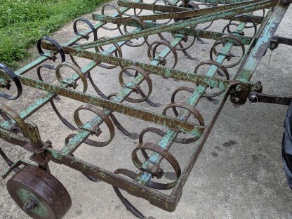 Bild 4:Kultivator, Feldherr