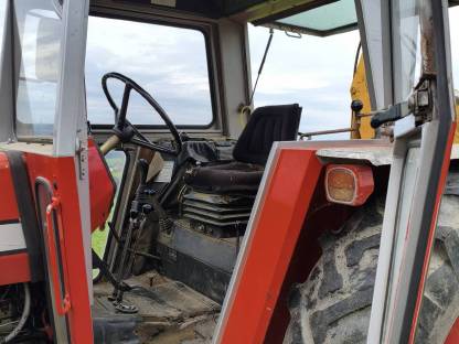 Bild 6:Ferguson MF 595 mit Frontlader