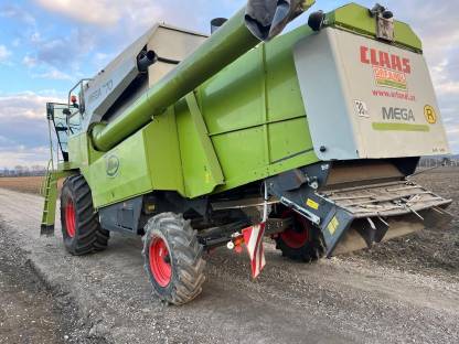 Bild 2:Claas Mähdrescher Mega 370