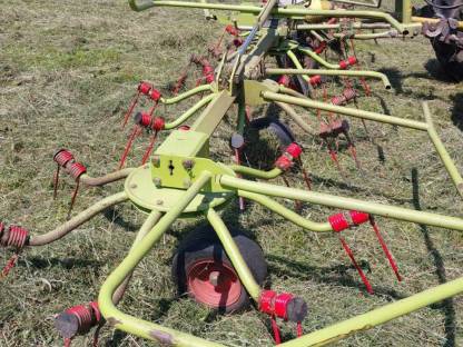 Bild 2:Kreiselheuer Volto Claas 770