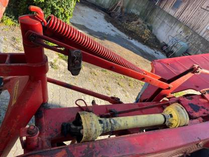 Bild 5:Hecktrommelmähwerk