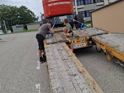 Bild 2:Vermiete Tieflader