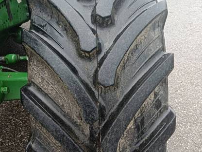 Bild 4:Traktor Reifen