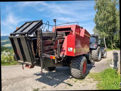 Bild 5:Quaderballenpresse New Holland D1010