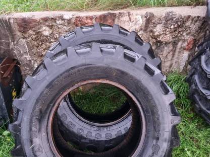 Reifen 440/65 R24