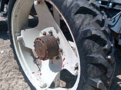 Bild 3:Pflegebereifung Steyr 8000