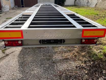 Bild 2:Plattform Auflieger