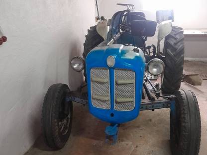 Traktor Fordson Dexta