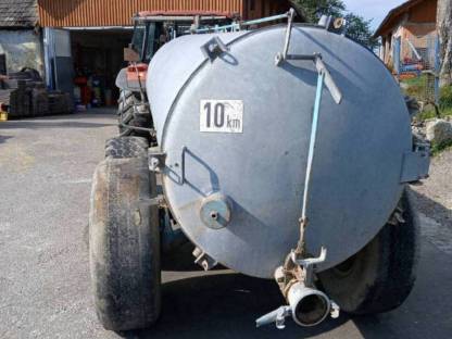 Bild 2:Bauer 5.000 l Güllefass, Tandem