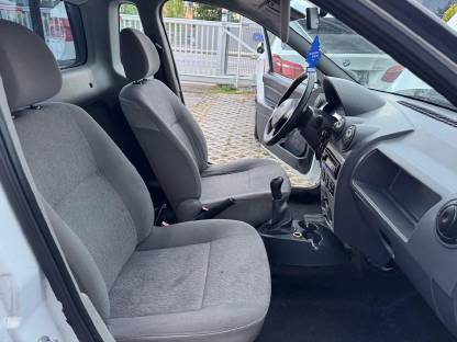 Bild 9:Dacia Logan Pick Up 1,6 Motor