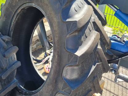 Bild 7:Traktorreifen