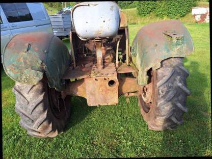 Bild 2:Steyr 180 nur Teile