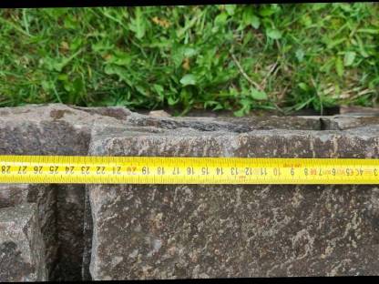 Bild 3:Natursteinplatten ca. 25 x 20 cm