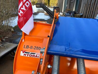 Bild 5:Hydrac Schneepflug LB II 280 Dreipunkt