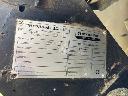 Bild 6:Rundballenpresse New Holland Roll Belt 150