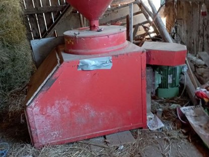 Bild 6:Diverse Landmaschinen zu verkaufen