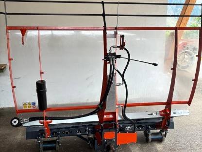 Bild 4:Allroundmax 215 AEBI Heuschieber