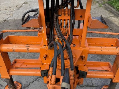 Bild 7:Bagger Toyota Anbaubagger für Kompaktlader oder Traktor