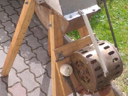 Bild 2:Wasserschleifbock