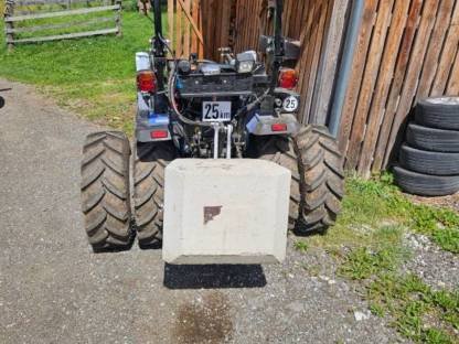 Bild 2:Solis Traktor