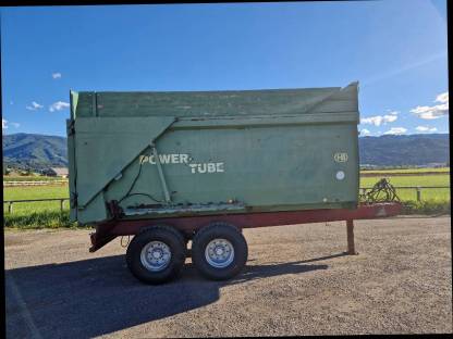 Bild 5:Brantner Muldenkipper TA 13045