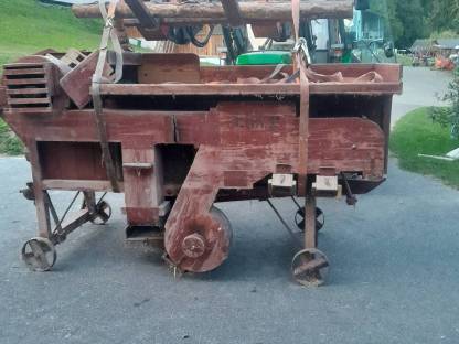 Bild 3:Dreschmaschine