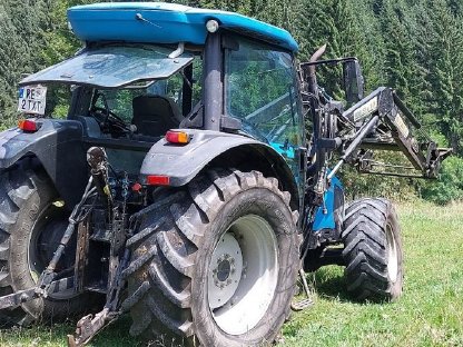 Bild 5:Landini Powerfarm 95 TD mit Frontlader
