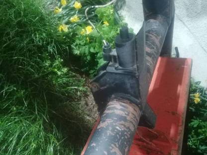 Bild 2:Frontlader Hauer mit el. Entriegelung