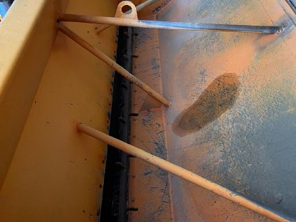 Selbstladestreugerät Lesnik (Walzenstreuer)