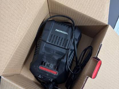 Bild 6:Honda HRG 416 XB inkl. Akku und Ladegerät