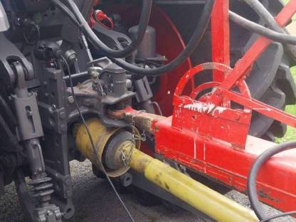 Bild 2:Pöttinger Miststreuer 6001