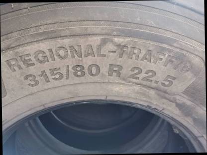 Bild 4:Lkw-Reifen mit Felgen