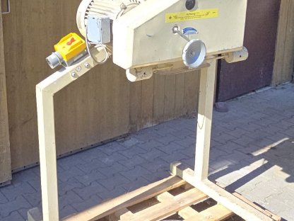 Bild 2:Haferquetsche Getreidequetsche Quetsche Sommer